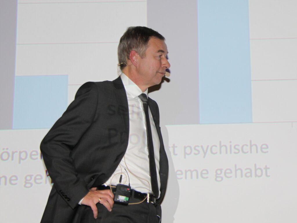 „Der tägliche Wahnsinn“- Umgang mit psychisch auffälligen Mitarbeitenden 2 Dr.Baer1_